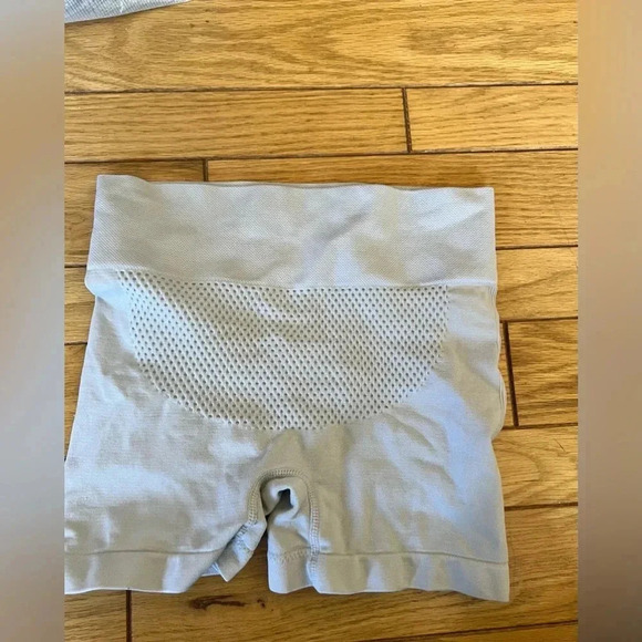 Unbranded - Scrunch Butt Compression Biker/Undershort Shorts - Picture 3 of 4